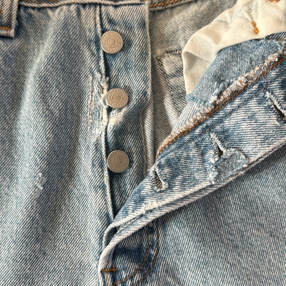 Authentic Vintage Levi 501 Jeans - Picture 7 of 9